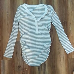 Grey/white maternity shirt